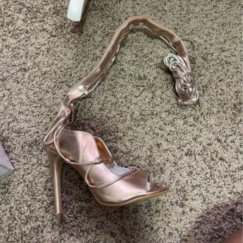 Tie up heels